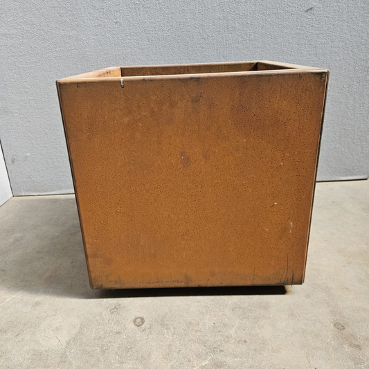 Planter in pre-rusted corten steel 40 x 40 x 40 cm
