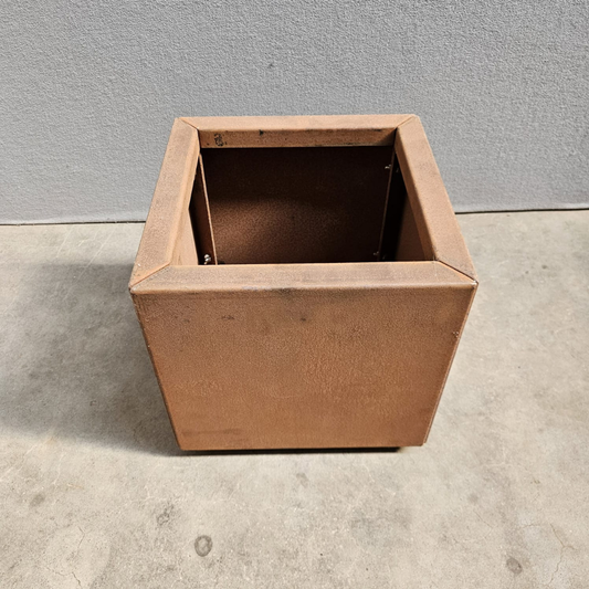 Planter in pre-rusted corten steel 30 x 30 x 30 cm