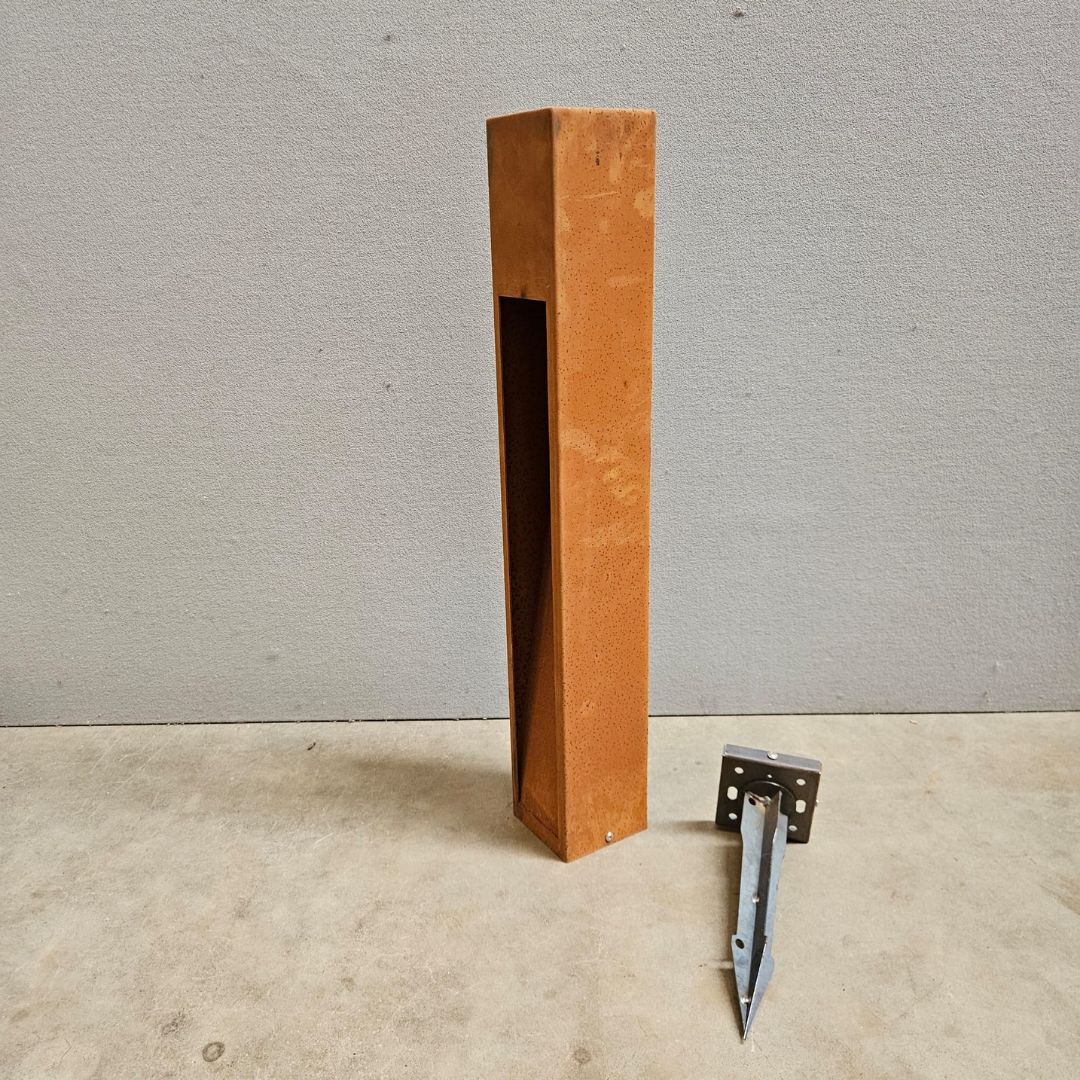 Tuinlamp model i 80 cm in cortenstaal