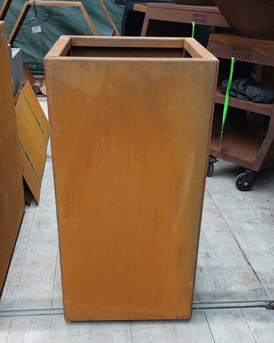Planter in pre-rusted corten steel H 80 cm x 40 x 40
