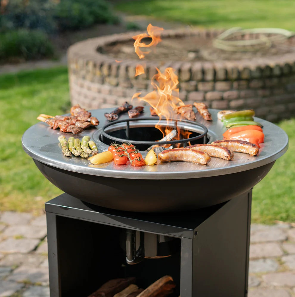 BBQ Plancha Grill Amigo - With cover and wood storage Ø67cm