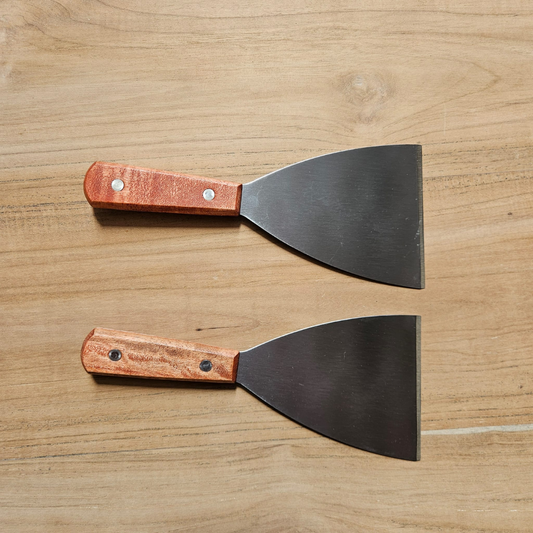 2 spatulas