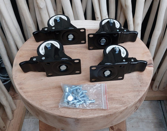 Set of wheels for the BBQ with brake