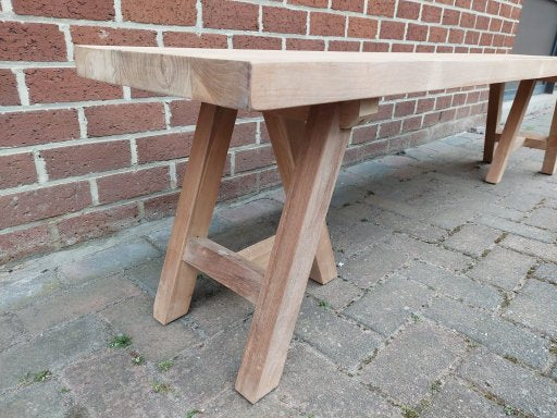 Table de pique-nique Petani 180 cm x 110 cm avec 2 bancs