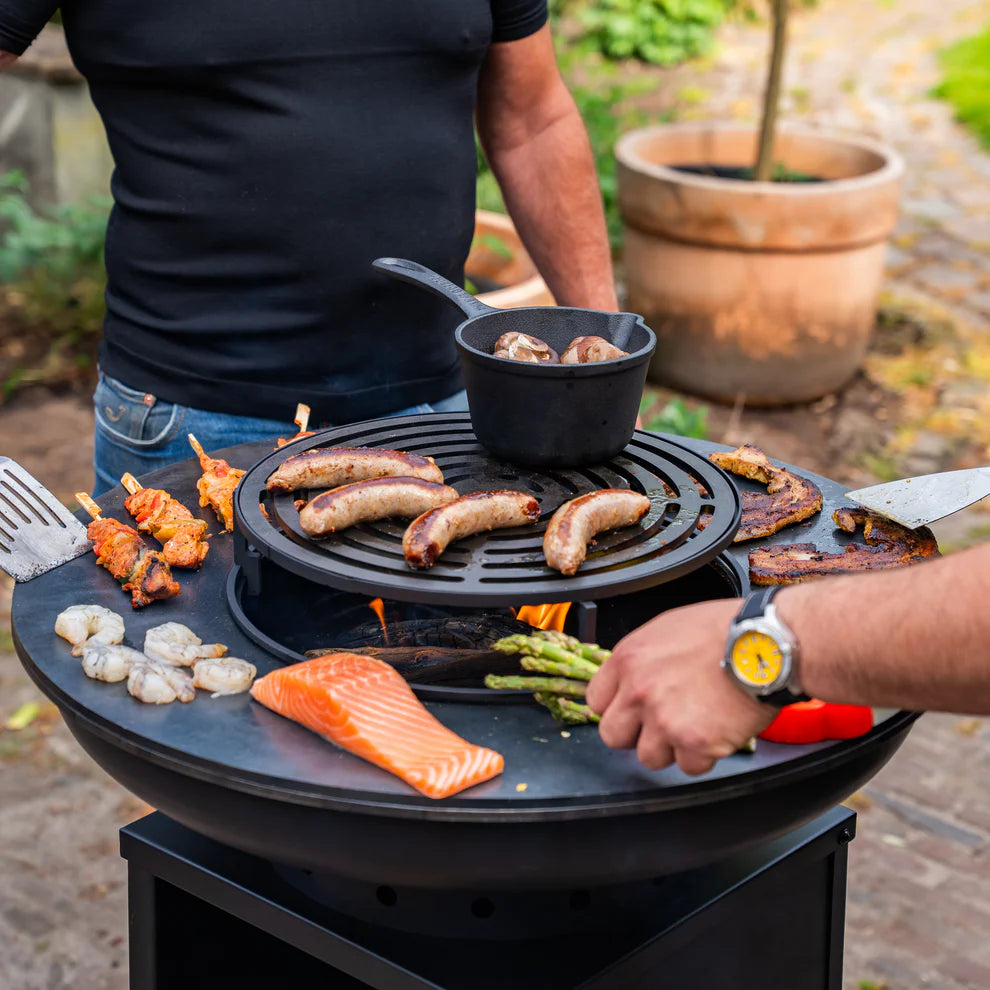 BBQ Plancha Grill Blackline 8mm Camarada 2.0 - Met pook en houtopslag Ø70cm