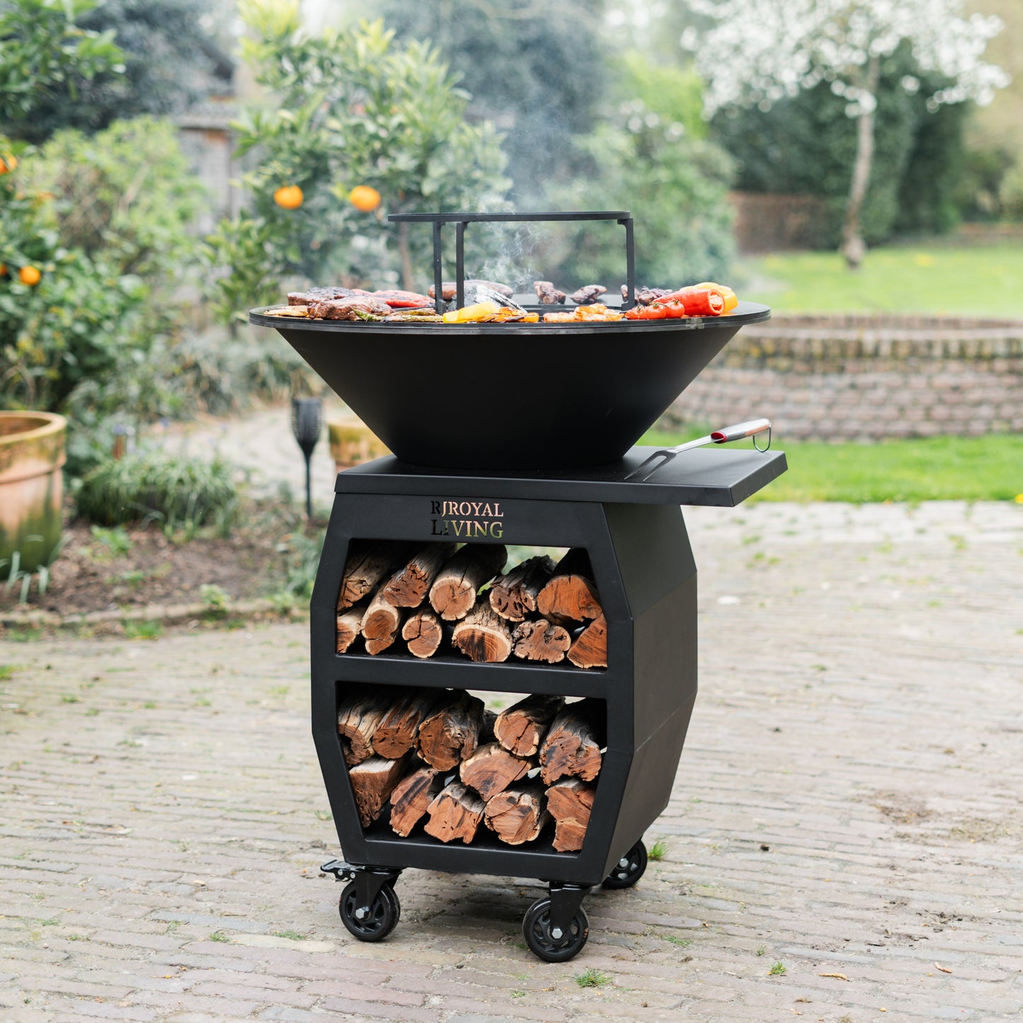 BBQ plancha Compañero XXL black with cover and wood storage 80 cm