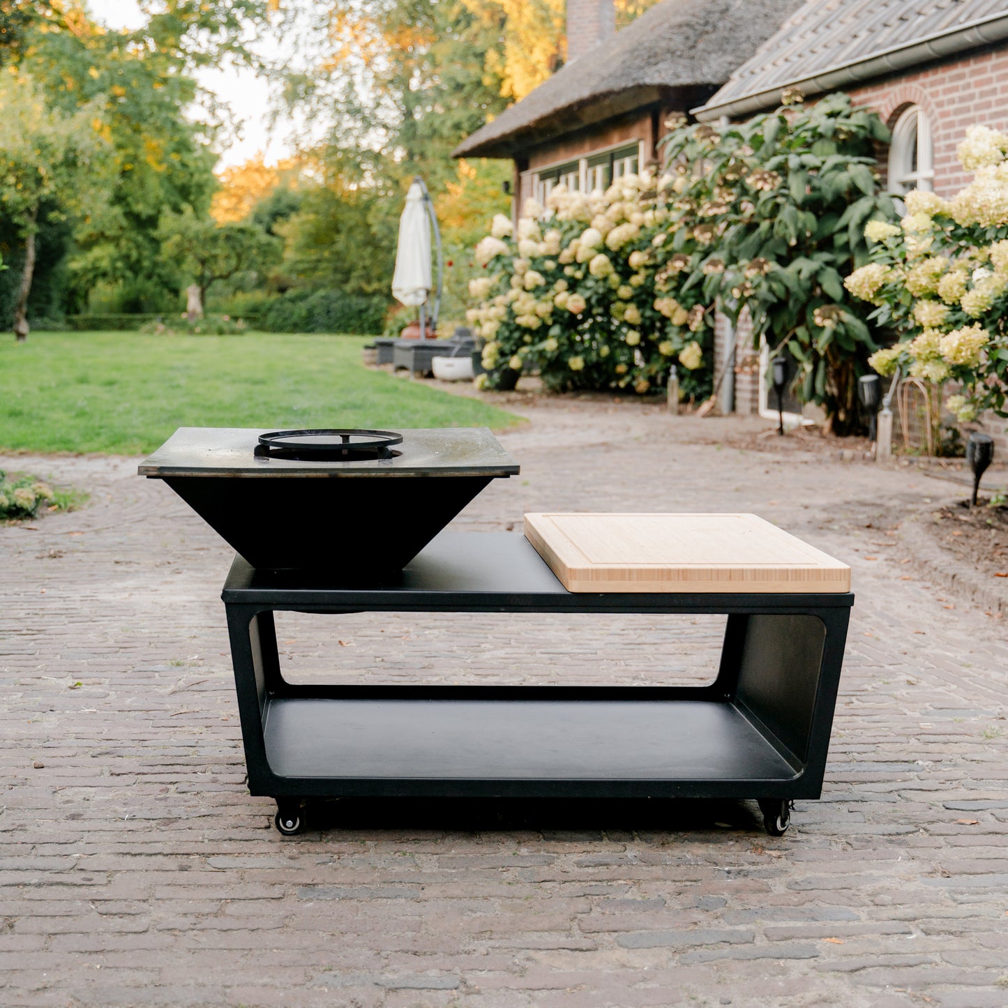 BBQ plancha COMPAÑÍA cover and wood storage 60 cm