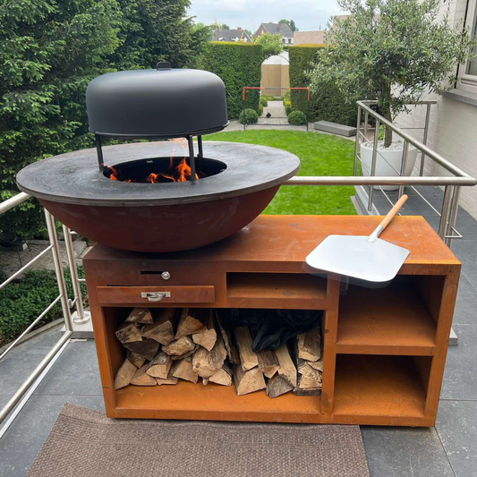 Pizza bakken op een plancha BBQ: ontdek de mogelijkheden van een houtgestookte pizzaoven