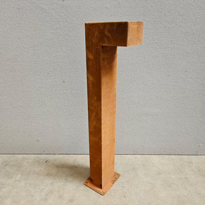 Lampe de jardin modèle L H80 cm en acier corten