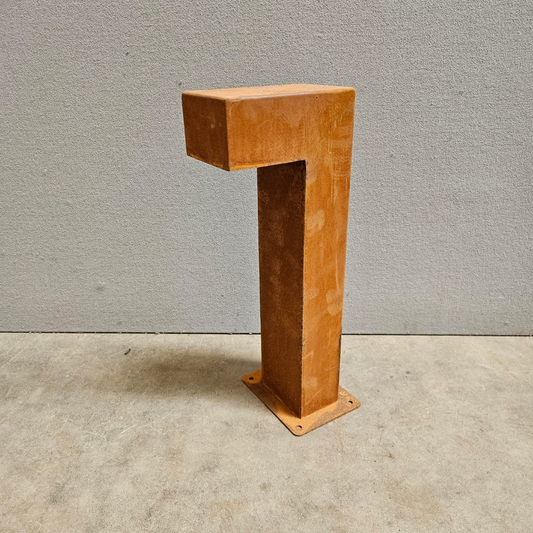 Lampe de jardin modèle L H50 cm en acier corten
