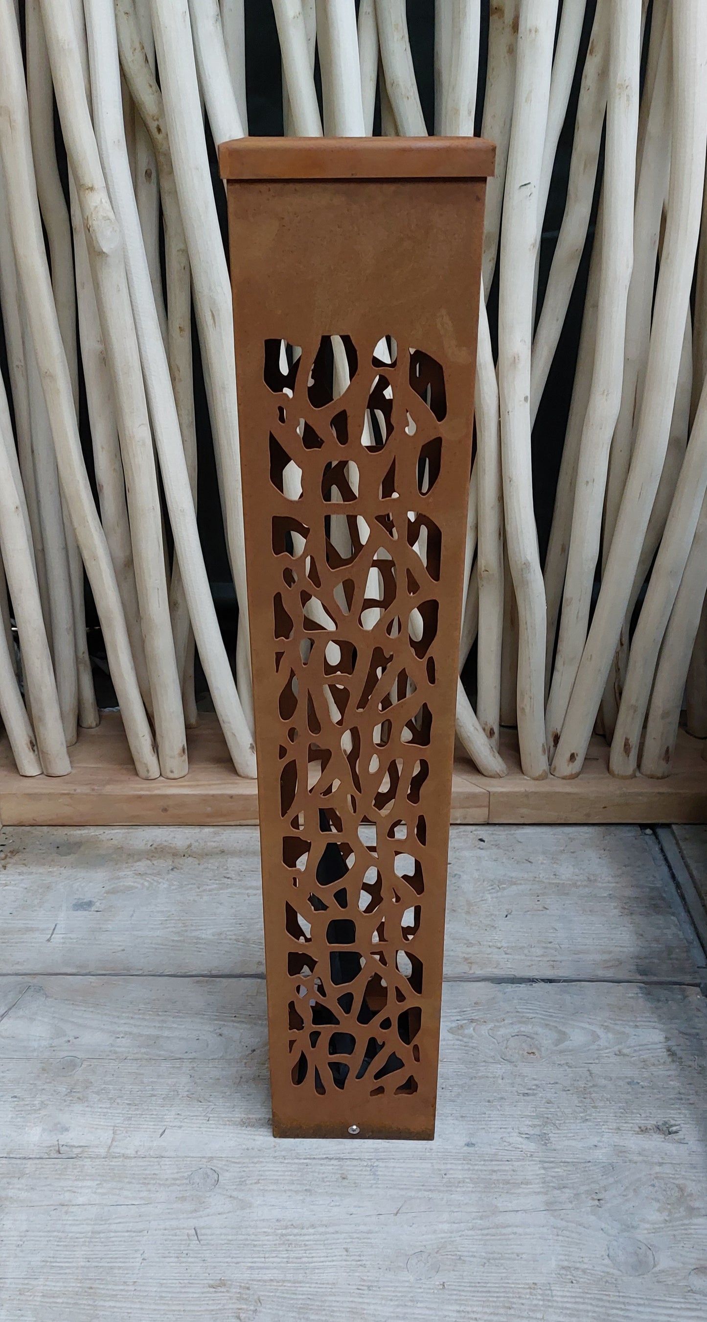 Lampe de jardin H80 cm avec motif en acier corten