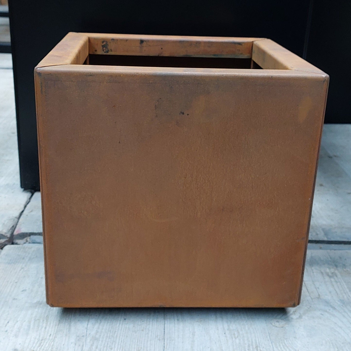 Planter in pre-rusted corten steel 40 x 40 x 40 cm
