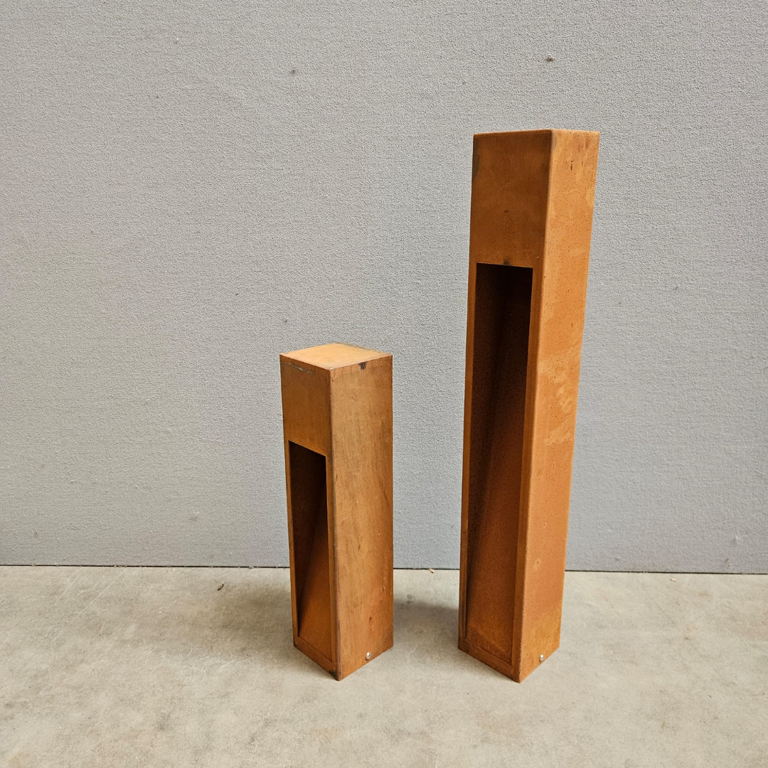 Tuinlamp model i H50 cm in cortenstaal