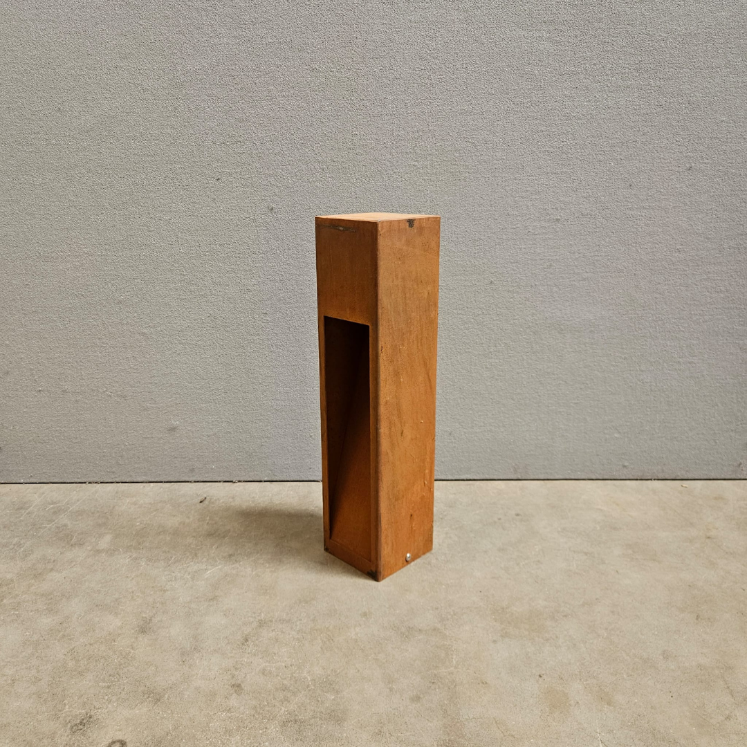 Tuinlamp model i H50 cm in cortenstaal