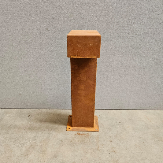 Lampe de jardin modèle L H50 cm en acier corten
