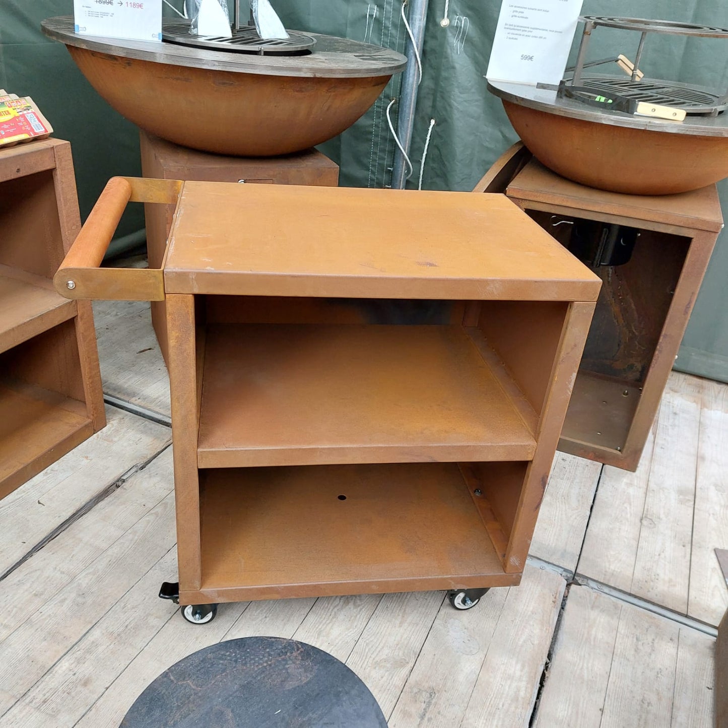 BBQ side table/mise en place/storage Small