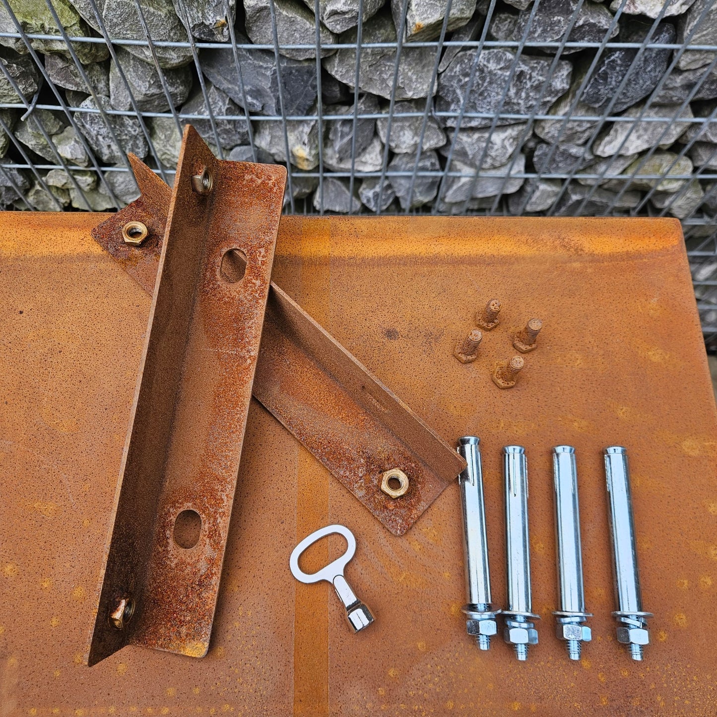 Boîte aux lettres avec ouverture d'angle, hauteur 120 cm