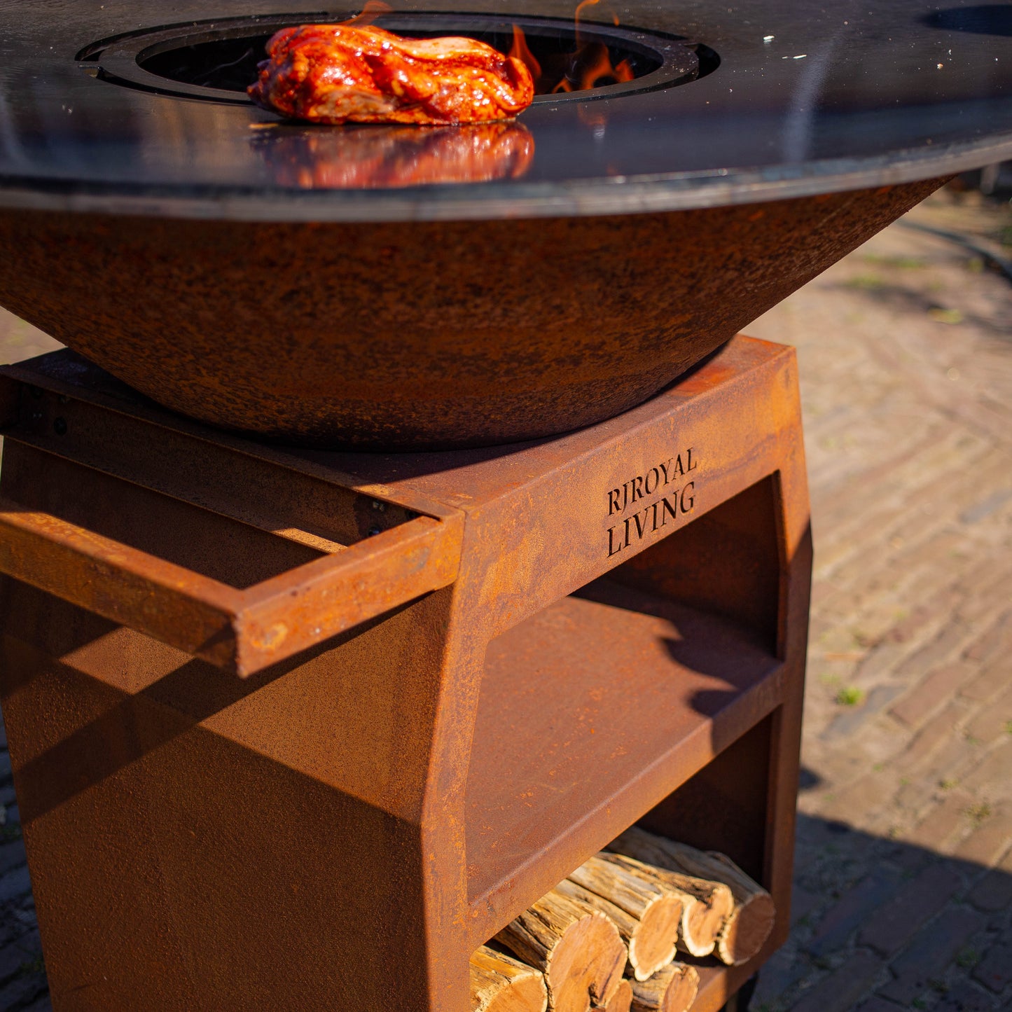 BBQ Plancha Grill Maestro XXXL Ø100cm Cortenstaal - Met Grote wielen en houtopslag