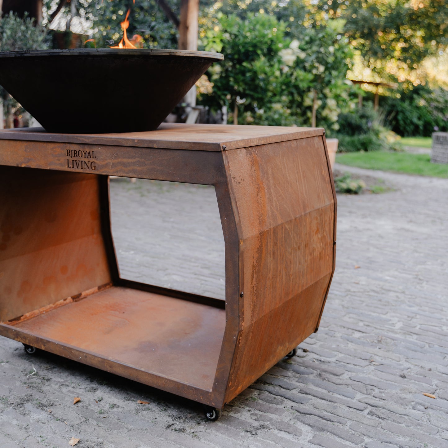 Plancha BBQ corten Big Jack 3.0 avec couvercle et rangement bois 80 cm